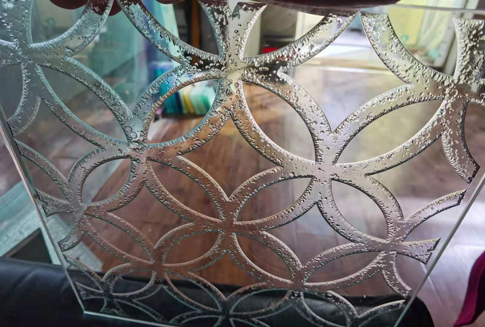 工艺压花玻璃